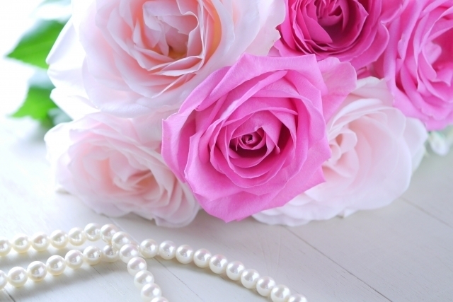 pearl&roses.jpg